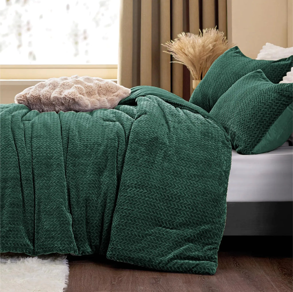 ChiXpace Fluffy Comforter Set - Furry Leaves Pattern Faux Fur Bed Set Winter Ultra Soft Fuzzy Comfort Set Velvet Bedding Set for Bed