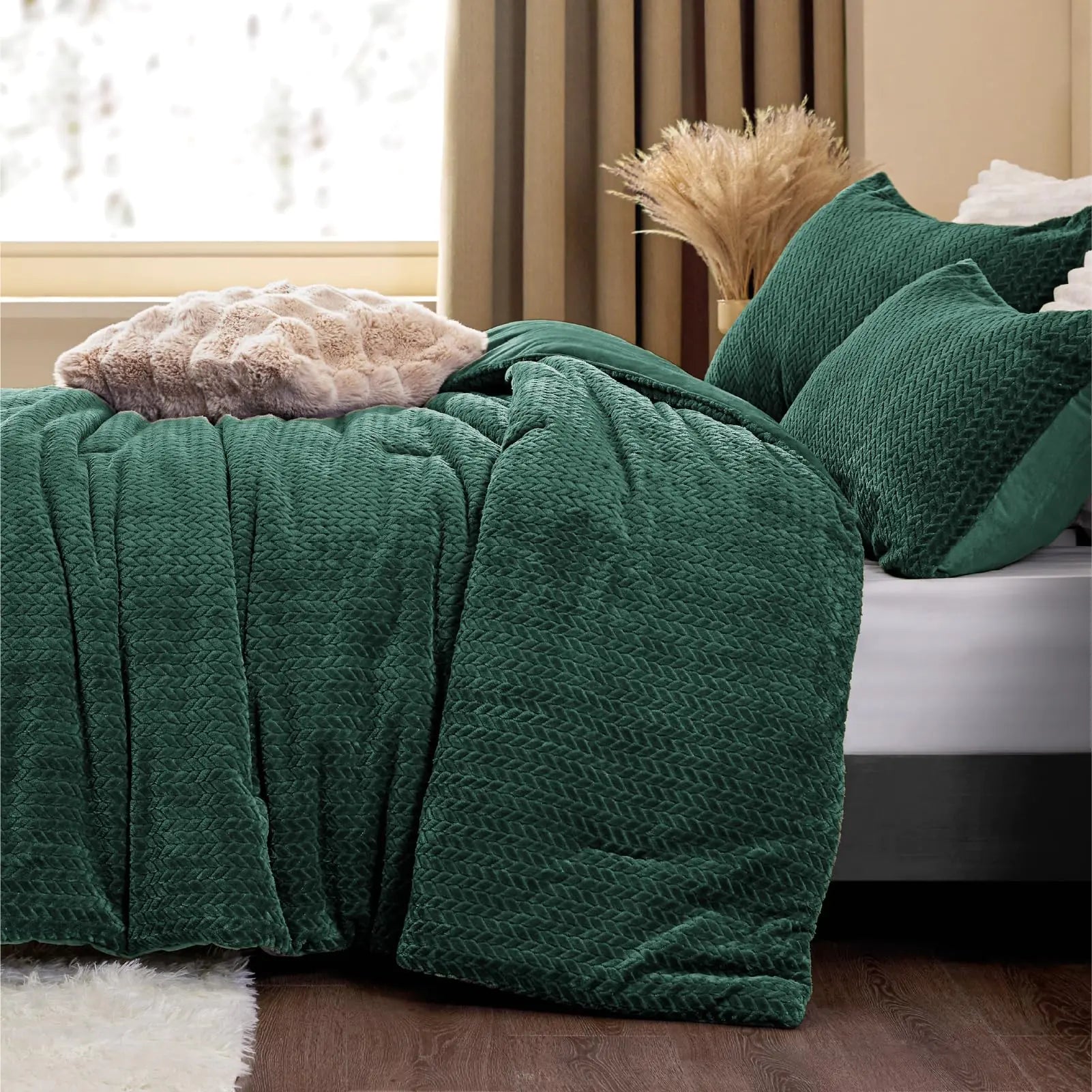 ChiXpace Fluffy Comforter Set - Furry Leaves Pattern Faux Fur Bed Set Winter Ultra Soft Fuzzy Comfort Set Velvet Bedding Set for Bed
