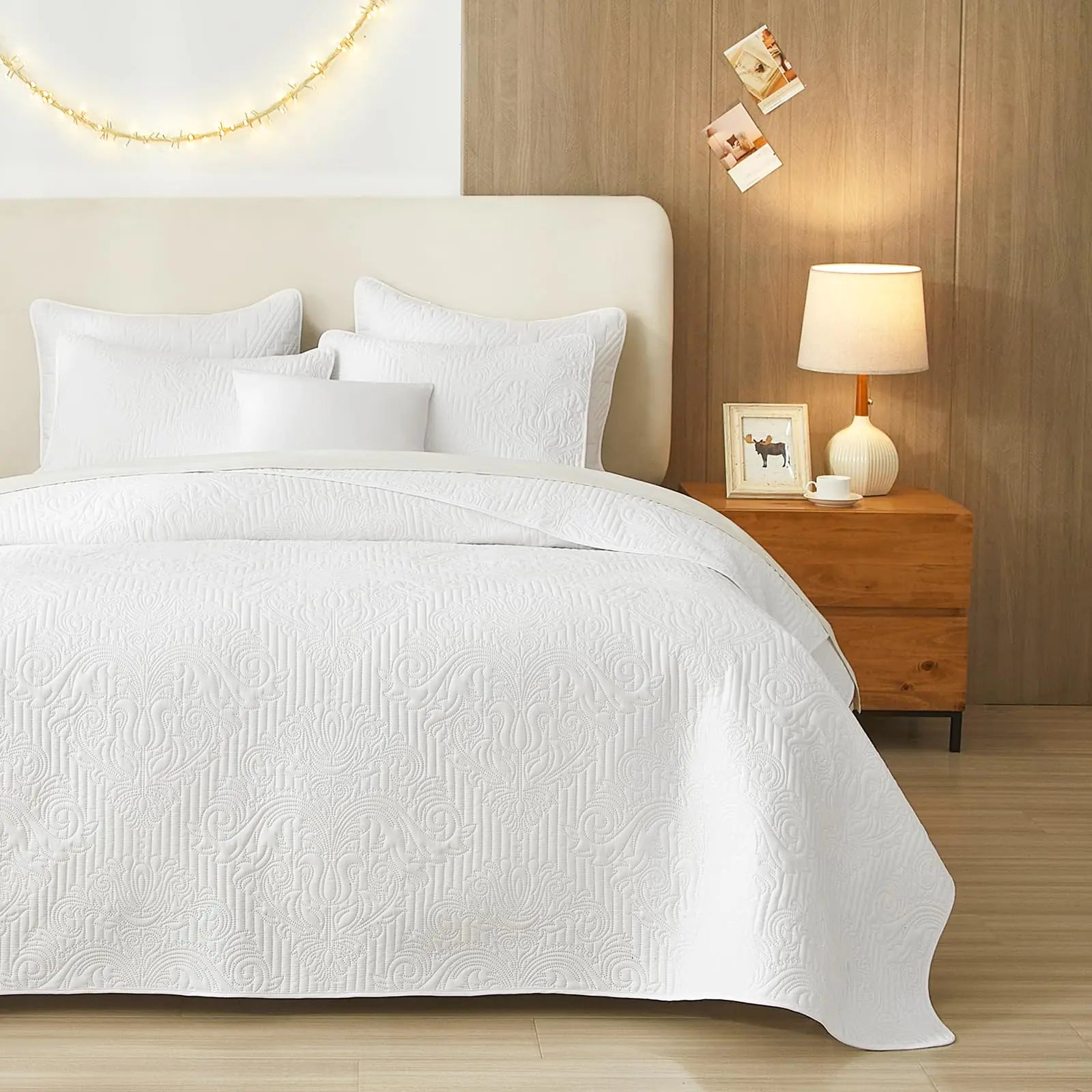 HiSnug White Quilt Set King Size - Lightweight Summer Bedspread Soft Oversized King Quilt Bedding Set for All Seasons Machine Washable 3 Pieces